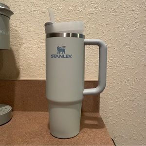 Stanley Cup - THE QUENCHER H2.0 FLOWSTATE™ TUMBLER | 30 OZ (Color Fog)